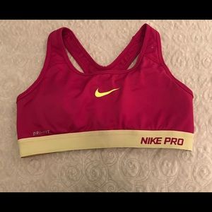 Nike Classic Padded Sports Bra